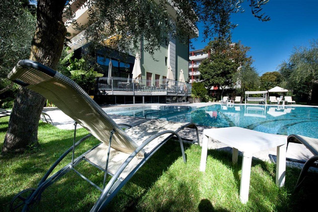 Hotel Gabry Riva del Garda Luaran gambar